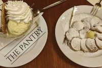 Traditionelle und hausgemachte Gerichte nach Großmutters Rezept aus der niederländischen Küche