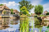 Dwarsgracht Giethoorn Holland
